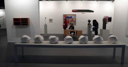 La feria, que se ha desarrollado entre el 21 y el 25 de febrero, ha mantenido este año su número de visitas respecto al año pasado, mientras que las ventas han aumentado entre un 10 y un 20% respecto antes de la crisis. Esta edición ha estado marcada, además, por la censura de una obra