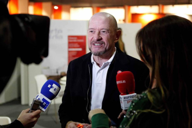 La feria, que se ha desarrollado entre el 21 y el 25 de febrero, ha mantenido este año su número de visitas respecto al año pasado, mientras que las ventas han aumentado entre un 10 y un 20% respecto antes de la crisis. Esta edición ha estado marcada, además, por la censura de una obra