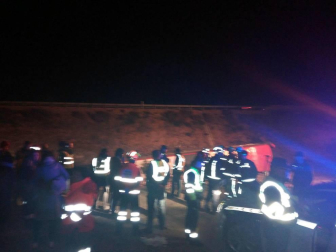 Un autocar de la empresa Autobuses Jiménez que aoyaba a la firma PLM Autocares que cubría el trayecto Madrid-Logroño-Pamplona sufrió un accidente en la A-1.