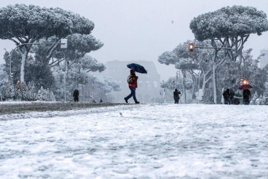 Tras un fin de semana lluvioso, los pronósticos se cumplieron y la ola de frío ha llegado a Italia.