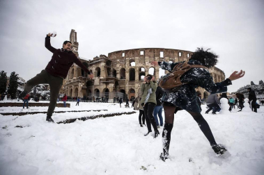Tras un fin de semana lluvioso, los pronósticos se cumplieron y la ola de frío ha llegado a Italia.