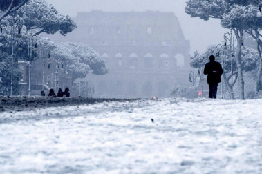 Tras un fin de semana lluvioso, los pronósticos se cumplieron y la ola de frío ha llegado a Italia.