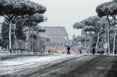 Tras un fin de semana lluvioso, los pronósticos se cumplieron y la ola de frío ha llegado a Italia.