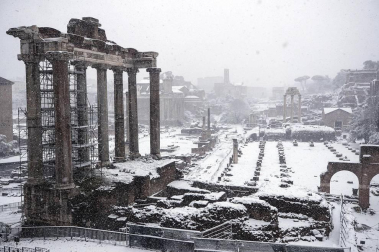 Tras un fin de semana lluvioso, los pronósticos se cumplieron y la ola de frío ha llegado a Italia.