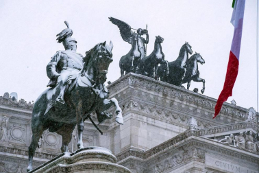 Tras un fin de semana lluvioso, los pronósticos se cumplieron y la ola de frío ha llegado a Italia.