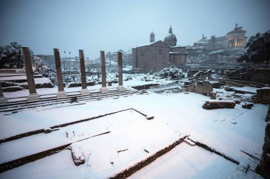 Tras un fin de semana lluvioso, los pronósticos se cumplieron y la ola de frío ha llegado a Italia.