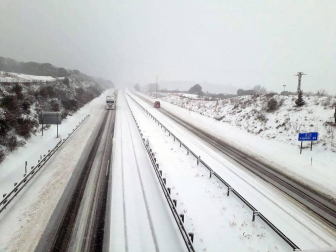 El puerto de Urbasa continúa cerrado y en la autovía del Camino hay problemas para circular