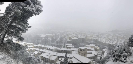 El puerto de Urbasa continúa cerrado y en la autovía del Camino hay problemas para circular