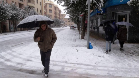 El puerto de Urbasa continúa cerrado y en la autovía del Camino hay problemas para circular