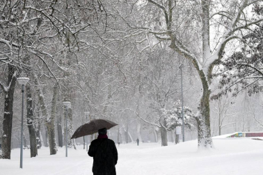 El puerto de Urbasa continúa cerrado y en la autovía del Camino hay problemas para circular