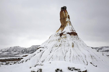 Estampas de todos los rincones de Navarra bajo el manto blanco caído el último día de febrero.