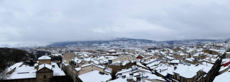 Estampas de todos los rincones de Navarra bajo el manto blanco caído el último día de febrero.
