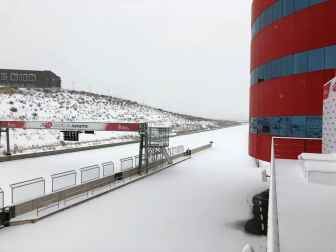 Estampas de todos los rincones de Navarra bajo el manto blanco caído el último día de febrero.