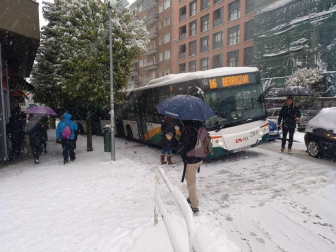 La nieve ha llegado para despedir febrero a Navarra.