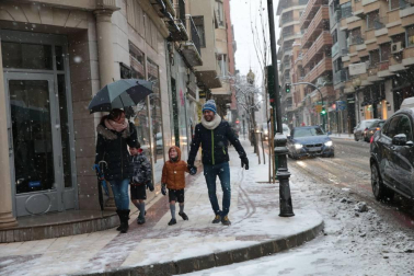 Imágenes de la nieve que ha llegado ala Ribera de Navarra este 27 de febrero de 2018