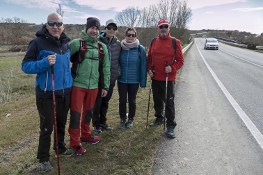 Los peregrinos emprendieron el camino a Javier desde Tierra Estella este viernes