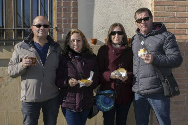 El día de la tostada de Arróniz reunió el domingo 25 de febrero a más de 10.000 personas, que disfrutaron con la  cata del aceite virgen extra de la almazara Mendía en una degustación popular en la que se repartieron hasta 15.000 rebanadas de pan. Los asistentes también pudieron entretener la mañana en el mercado de artesanía instalado junto al trujal. Previamente, se había producido también el decimoquinto capítulo de la Orden de la Oliva de Navarra.