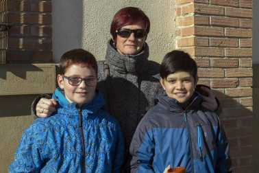 El día de la tostada de Arróniz reunió el domingo 25 de febrero a más de 10.000 personas, que disfrutaron con la  cata del aceite virgen extra de la almazara Mendía en una degustación popular en la que se repartieron hasta 15.000 rebanadas de pan. Los asistentes también pudieron entretener la mañana en el mercado de artesanía instalado junto al trujal. Previamente, se había producido también el decimoquinto capítulo de la Orden de la Oliva de Navarra.