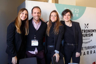 Baluarte acogió del 23 al 25 de febrero el evento Navartur 2018. La edición número trece de la Feria Internacional de Turismo de Navarra reunió una cincuentena de stands diferentes en los que los visitantes pudieron conocer destinos tanto regionales como nacionales o internacionales, además de participar en actividades o degustaciones de productos.