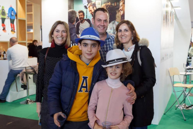 Baluarte acogió del 23 al 25 de febrero el evento Navartur 2018. La edición número trece de la Feria Internacional de Turismo de Navarra reunió una cincuentena de stands diferentes en los que los visitantes pudieron conocer destinos tanto regionales como nacionales o internacionales, además de participar en actividades o degustaciones de productos.