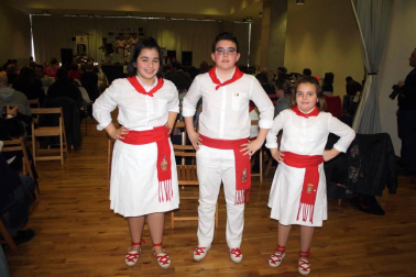 La Asociación Cultural Amigos de la jota de Huarte organizó el sábado 24 el primer Certamen de Jota Navarra 'Villa de Huarte'. El Centro de Arte Contemporáneo de esta localidad acogió el evento, en el que participaron joteros de toda Navarra, desde la categoría alevín hasta la senior. El concurso premió a los mejores solistas masculinos y femeninos así como a los dúos más aplaudidos.