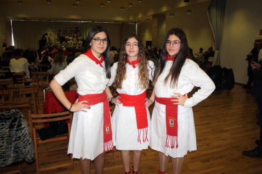La Asociación Cultural Amigos de la jota de Huarte organizó el sábado 24 el primer Certamen de Jota Navarra 'Villa de Huarte'. El Centro de Arte Contemporáneo de esta localidad acogió el evento, en el que participaron joteros de toda Navarra, desde la categoría alevín hasta la senior. El concurso premió a los mejores solistas masculinos y femeninos así como a los dúos más aplaudidos.