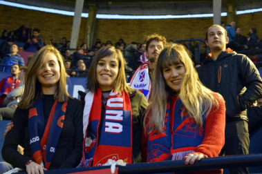 ¿Estuviste en el estadio durante el partido? Trata de encontrarte en la grada.