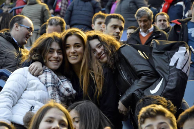 ¿Estuviste en el estadio durante el partido? Trata de encontrarte en la grada.