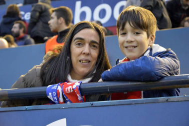 ¿Estuviste en el estadio durante el partido? Trata de encontrarte en la grada.