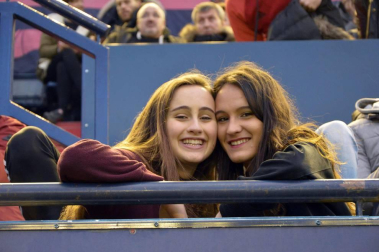 ¿Estuviste en el estadio durante el partido? Trata de encontrarte en la grada.