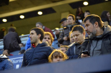 ¿Estuviste en el estadio durante el partido? Trata de encontrarte en la grada.