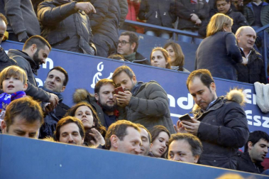 ¿Estuviste en el estadio durante el partido? Trata de encontrarte en la grada.
