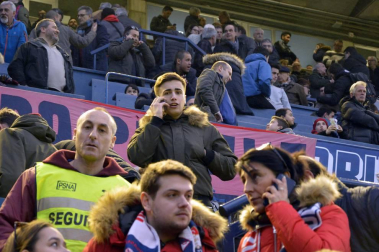 ¿Estuviste en el estadio durante el partido? Trata de encontrarte en la grada.