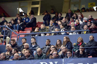 ¿Estuviste en el estadio durante el partido? Trata de encontrarte en la grada.