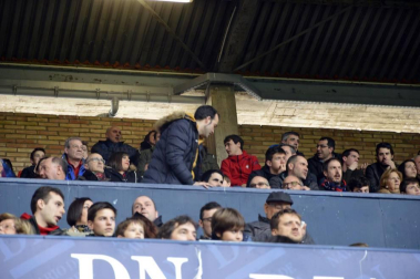 ¿Estuviste en el estadio durante el partido? Trata de encontrarte en la grada.