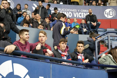 ¿Estuviste en el estadio durante el partido? Trata de encontrarte en la grada.