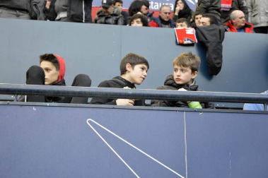 ¿Estuviste en el estadio durante el partido? Trata de encontrarte en la grada.