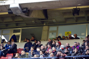¿Estuviste en el estadio durante el partido? Trata de encontrarte en la grada.
