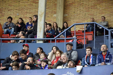 ¿Estuviste en el estadio durante el partido? Trata de encontrarte en la grada.