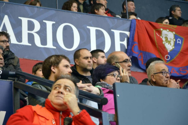 ¿Estuviste en el estadio durante el partido? Trata de encontrarte en la grada.