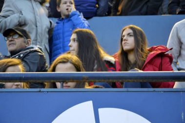 ¿Estuviste en el estadio durante el partido? Trata de encontrarte en la grada.