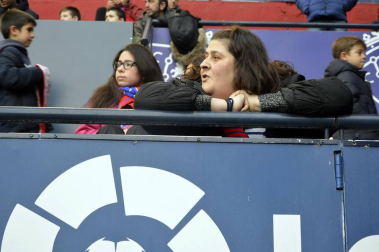 ¿Estuviste en el estadio durante el partido? Trata de encontrarte en la grada.