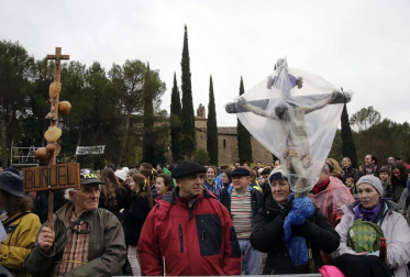 La misa en la explanada del Castillo congrega a miles de peregrinos de la primera Javierada de 2018