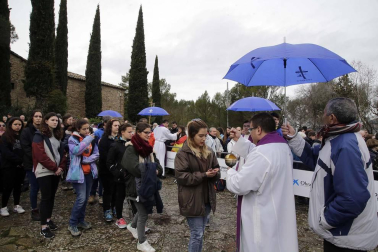 La misa en la explanada del Castillo congrega a miles de peregrinos de la primera Javierada de 2018