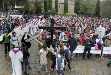 La misa en la explanada del Castillo congrega a miles de peregrinos de la primera Javierada de 2018