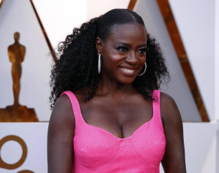 La alfombra roja de los Oscar, pasarela internacional y escaparate para diseñadores y firmas de lujo de todo el mundo.