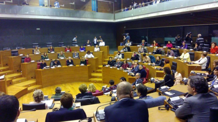 El Parlamento de Navarra acogió un acto de homenaje a las parlamentarias electas desde 1979 con motivo del Dïa Internacional de la Mujer.