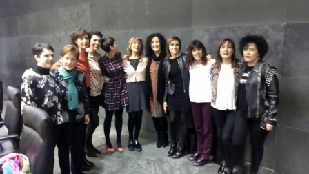 El Parlamento de Navarra acogió un acto de homenaje a las parlamentarias electas desde 1979 con motivo del Dïa Internacional de la Mujer.