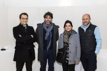 Tras varios meses de votaciones, Diario de Navarra celebró la fiesta de clausura de la sexta edición del concurso que premia el mejor coche del año. El BMW X3 fue el protagonista de la gala, al llevarse el galardón entre los 36 candidatos de 2017. Además, se repartieron premios como televisores, iPads, smart watchs, Apple watch o una Go Pro con dron que fueron sorteados entre aquellas personas que entraron en la web del certamen para dar su voto.