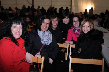 Del 1 al 4 de marzo los vecinos de Cárcar celebraron las tradicionales fiestas en honor a la Virgen, cuatro días repletos de actividades para salir de la rutina. Uno de los escenarios principales fue la carpa ubicada en las escuelas, donde se organizaron conciertos y comidas populares. También destacaron las segundas ediciones de dos eventos: la feria del vino y el certamen de jota navarra.